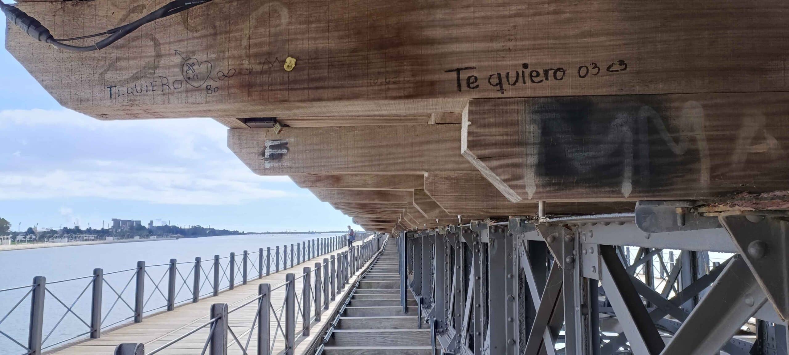 00014MUELLE DEL TINTO