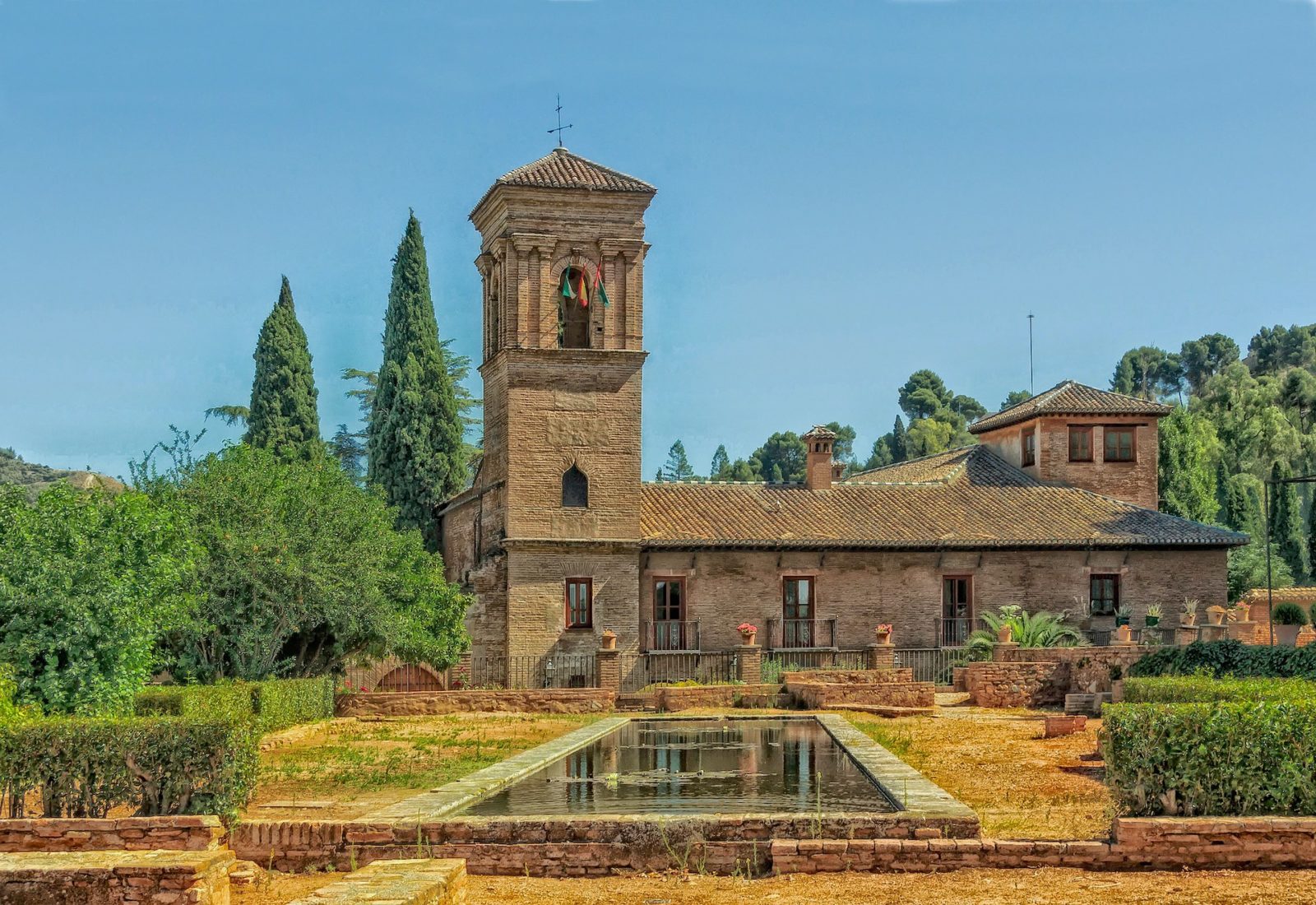 alhambra-341534_1920