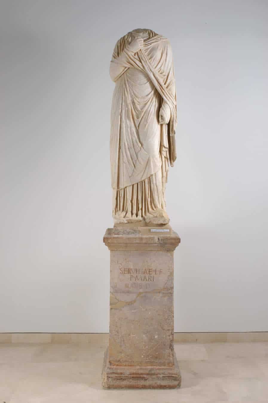 CAC_em_002_escultura_servilia_lg