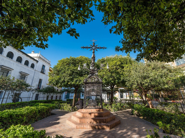 PLAZA DE SANTA CRUZ