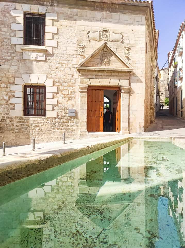 Fachada de los Banos del Naranjo