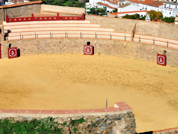 PLAZA DE TOROS ALMONASTER LA REAL