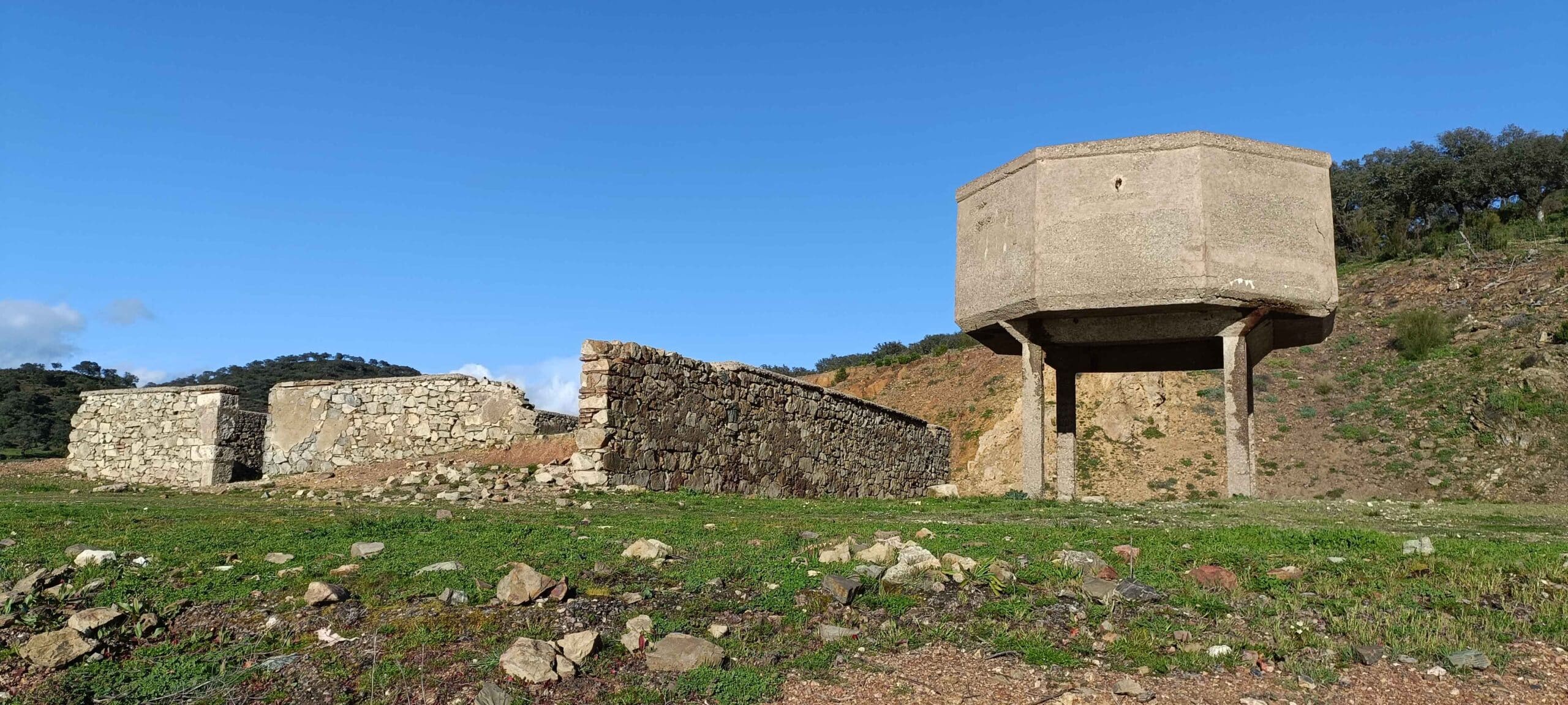 00002ANTIGUA ESTACION DE TREN