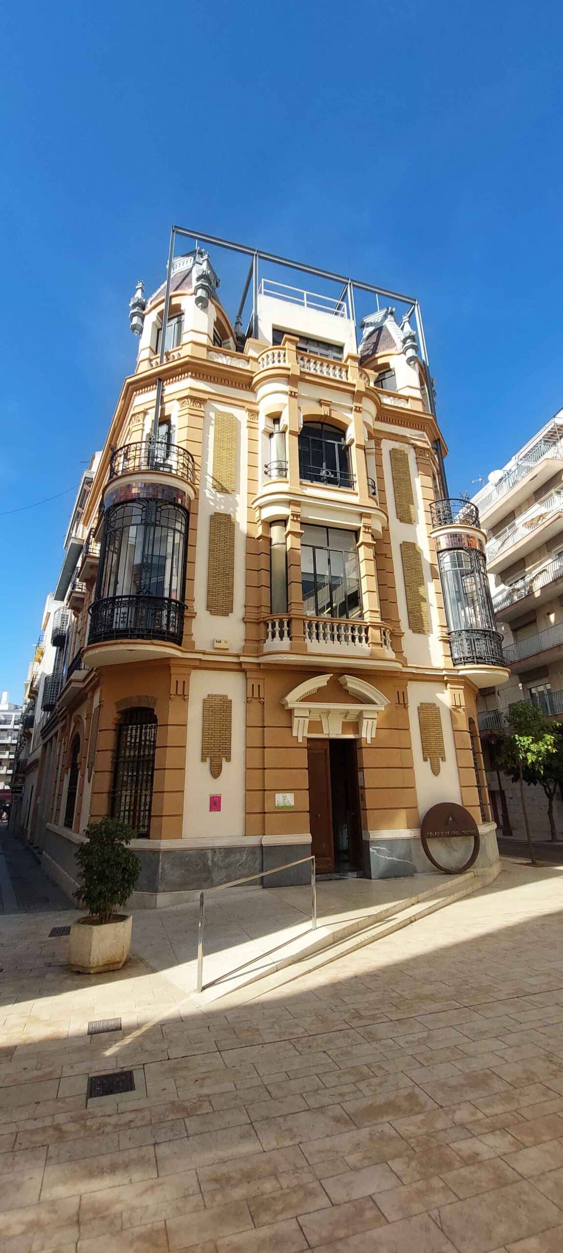 00003CASA DEL MILLON