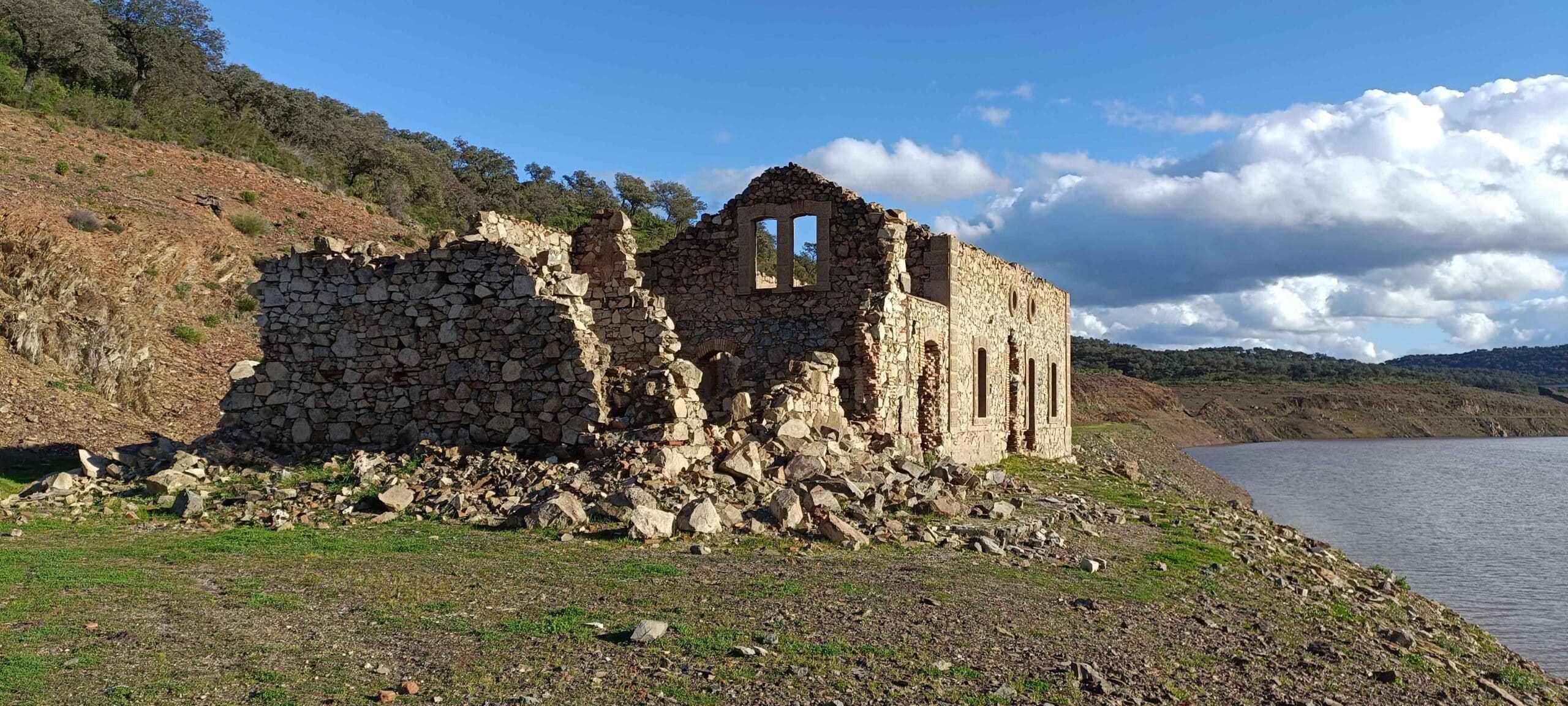 00007ANTIGUA ESTACION DE TREN