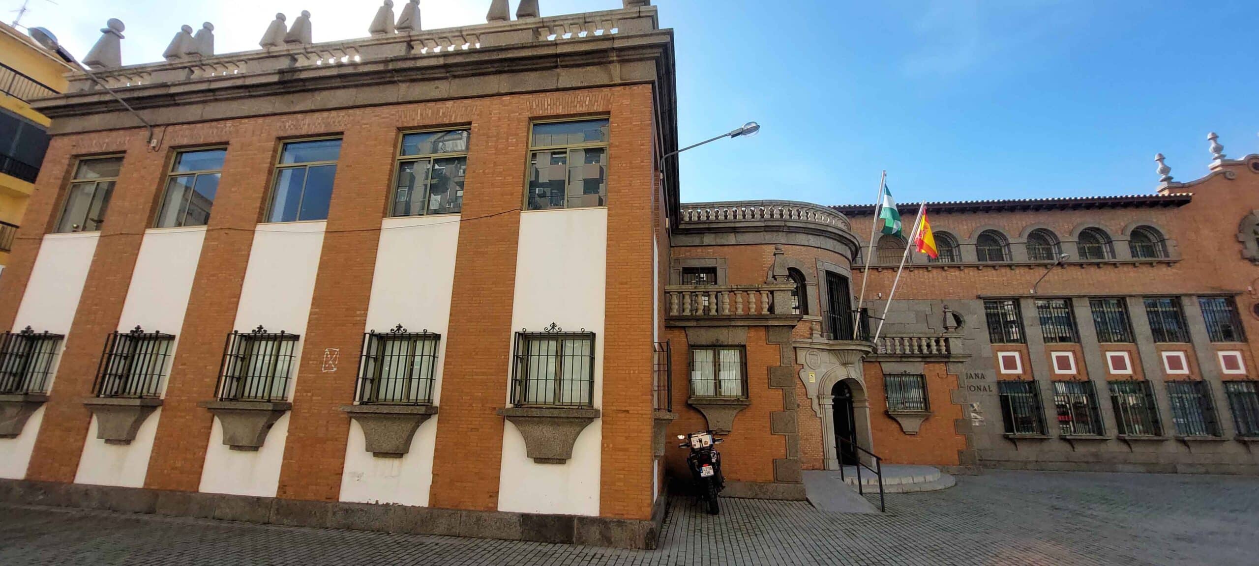 00007EDIFICIO ADUANAS