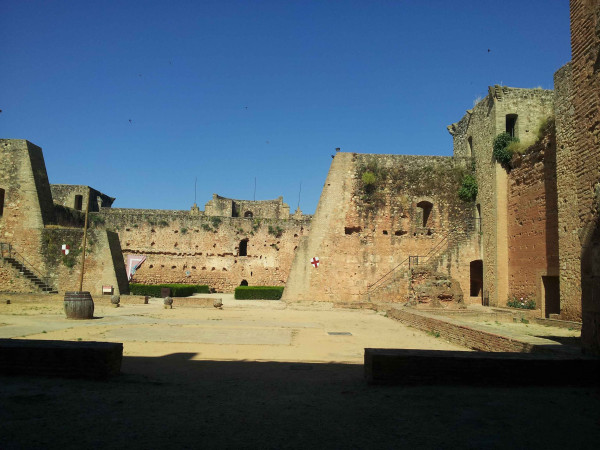 CASTILLO DE LOS GUZMANES