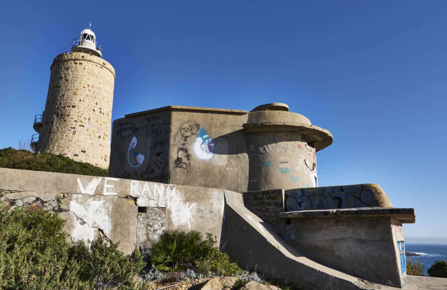 Bunker am Torre del Cabo Gracia o Faro de Camarinal Tarifa.