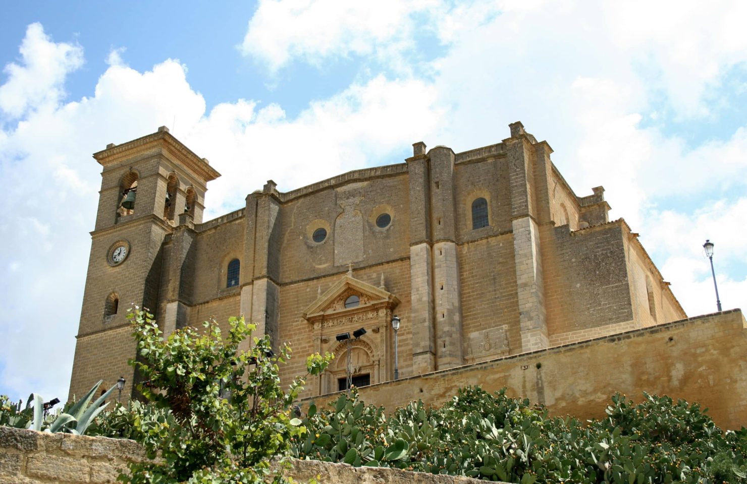 Insigne Iglesia Colegial