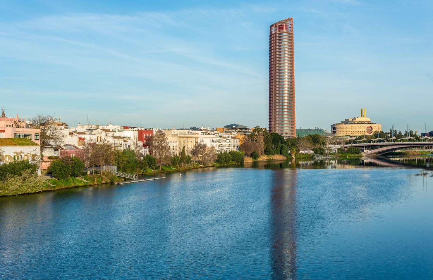 La Torre Sevilla (también conocida como Torre Pelli o Torre Cajasol) es el primer rascacielos de la ciudad española de Sevilla el más alto de Andalucía y el séptimo rascacielos más alto de España.